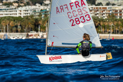 Entrainement dans la brise en Optimist Compétition
