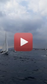 Passage des concurrents en Dragon contournant les bouées géostationnaires positionnées par GPS.