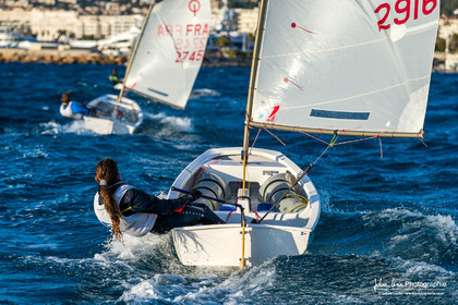 Entrainement dans la brise en Optimist Compétition